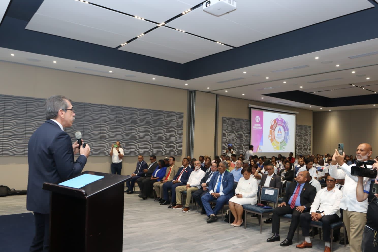 Dr. Jorge Asjana David es declarado Hu&eacute;sped Distinguido de la Provincia de La Vega