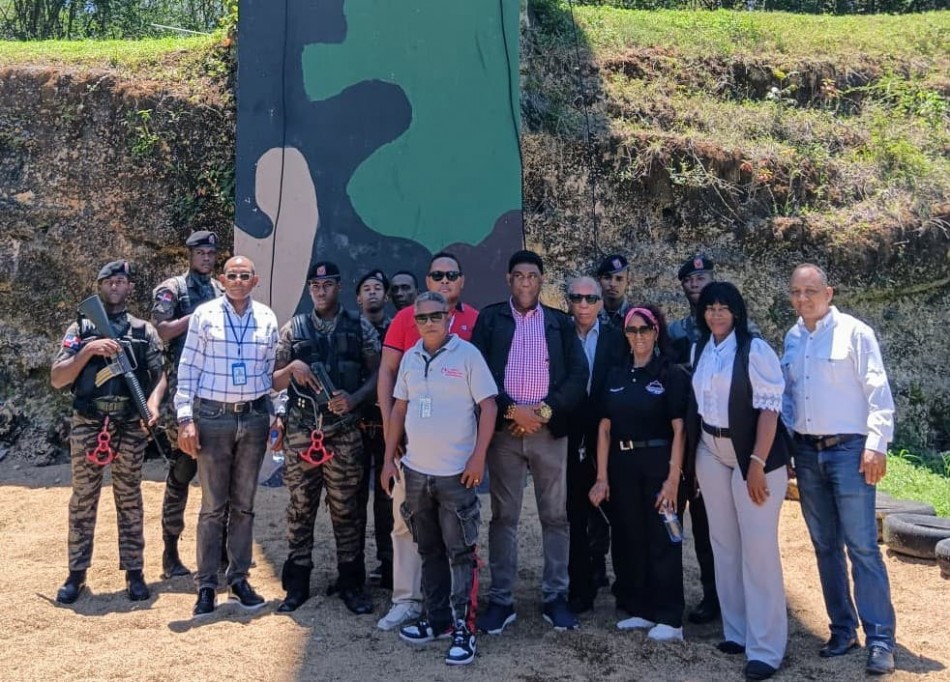 SNTP-SDE organiza recorrido por las instalaciones de la Fuerza A&eacute;rea de la Rep&uacute;blica Dominicana.
