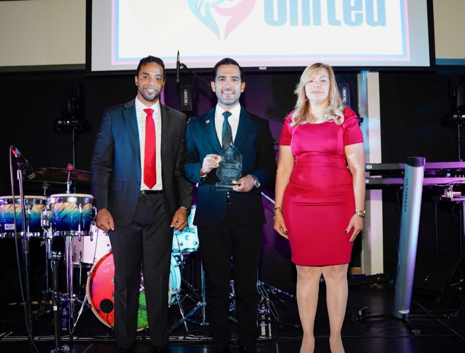 Friends United for Health reconoce en Miami labor del Dr. Luis Cruz Camacho