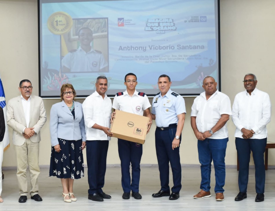 INPOSDOM reconoce talento estudiantil en premiación nacional del 54º Concurso Internacional de Composiciones Epistolares de la UPU