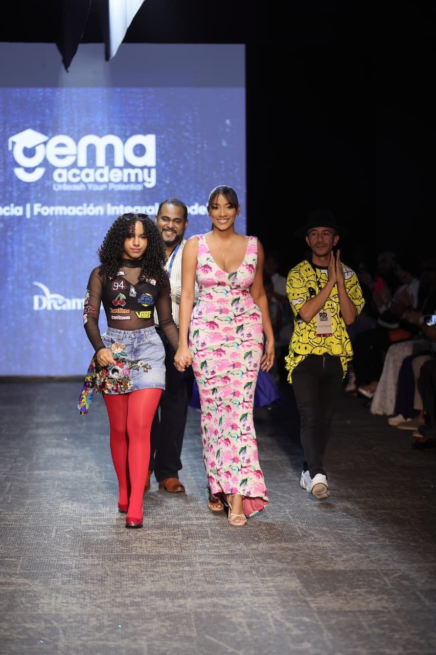 Génesis Fermín celebra fuerza y creatividad en RD Fashion Kids 2025