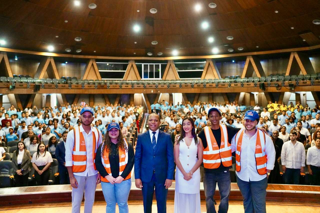 Guardianes del Tr&aacute;nsito&rdquo;: la iniciativa de Milton Morrison que lleva la educaci&oacute;n vial a las aulas