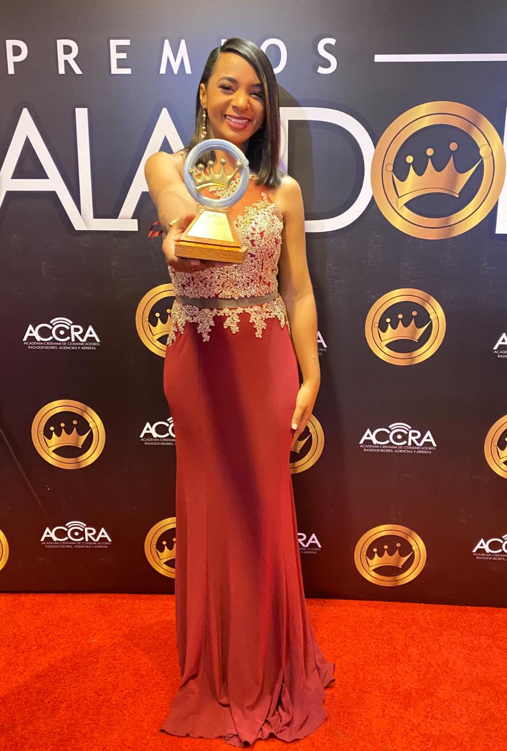 Mery Plasencia gana como Locutora del A&ntilde;o en los Premios El Galard&oacute;n