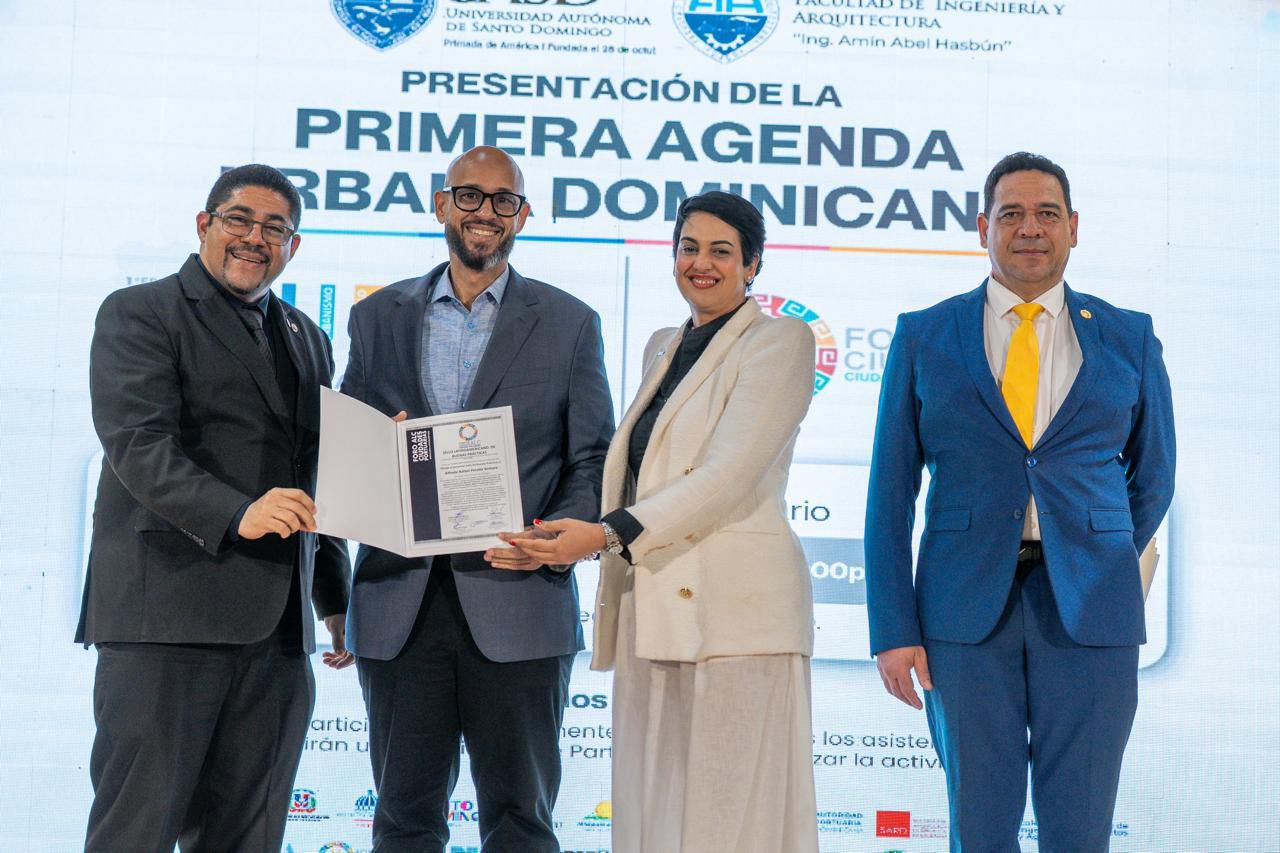 Reconocen al Alcalde de Nagua Junior Peralta en el 5to. Foro de Ciudades Portuarias de Am&eacute;rica Latina y el Caribe