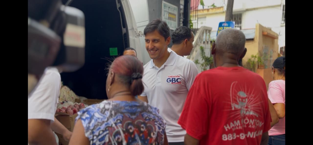 Raymond Rodr&iacute;guez y Fundaci&oacute;n GBC llevan salud, esperanza y ayuda social a m&aacute;s de 350 familias de El Manguito