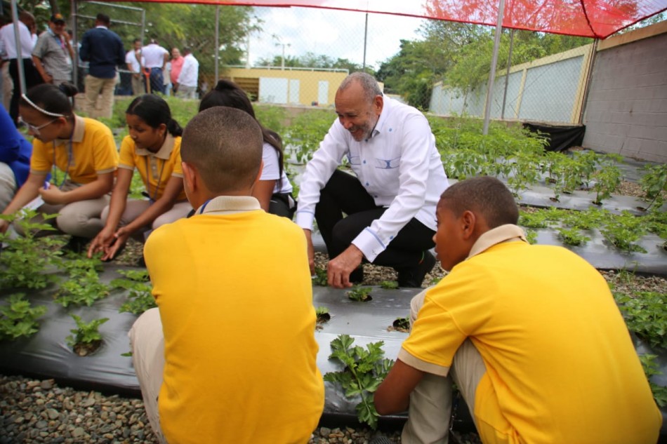 INABIE y FAO inauguran cuatro huertos escolares para uso pedag&oacute;gico sobre alimentaci&oacute;n saludable
