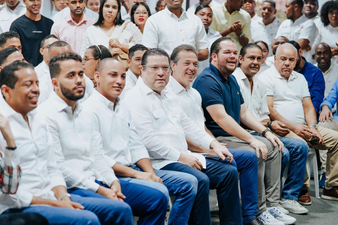 JRM juramenta a Rafael Jes&uacute;s F&eacute;liz Garc&iacute;a como presidente en el DN