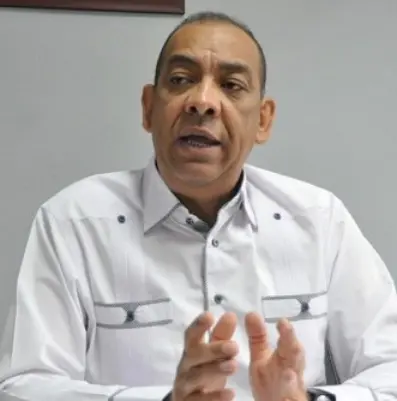 Deligne Ascenci&oacute;n: &laquo;Ser&iacute;a tonto pensar que el PRM inscribir&iacute;a en su padr&oacute;n a Danilo Medina&raquo;
