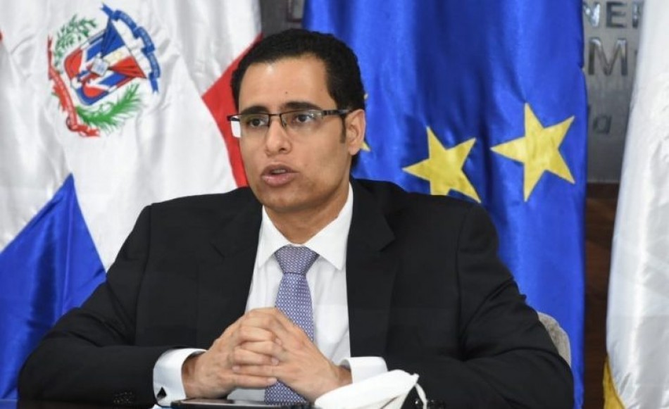 Economista Juan Ariel Jiménez sugiere medidas para apoyar al aparato productivo nacional y critica eliminar aranceles