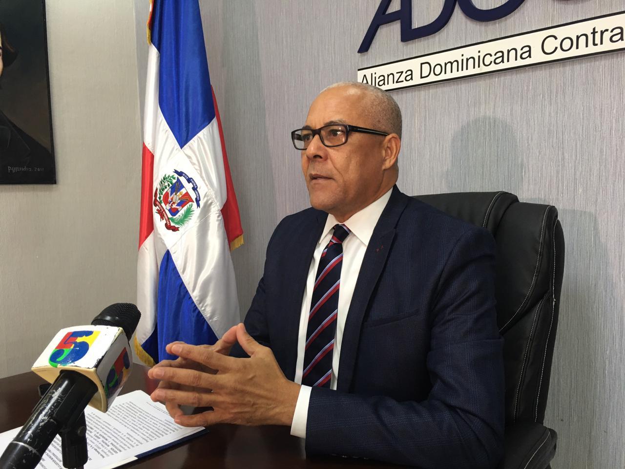 Someten a varios alcaldes entre ellos Ruddy Gonz&aacute;lez por Azua