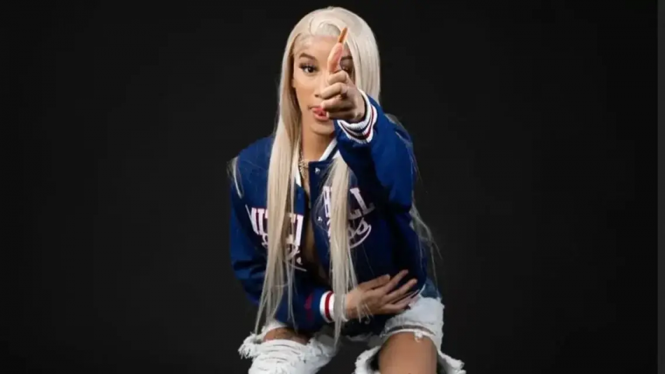 Influencer urbana La Demente 1212 sufre accidente de tr&aacute;nsito y env&iacute;a mensaje reflexivo