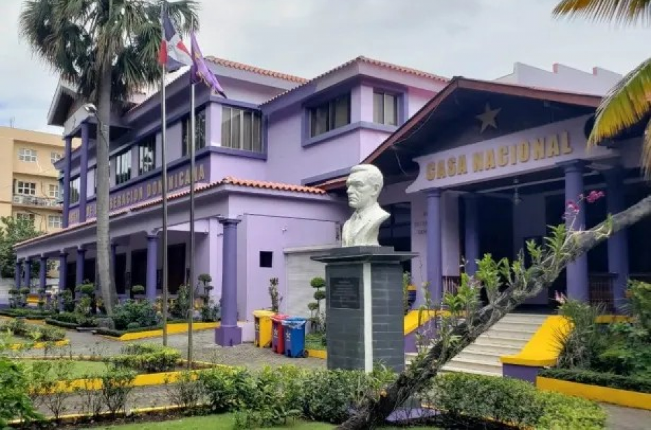 PLD critica &laquo;desorden&raquo; en entrega de los bonos navide&ntilde;os