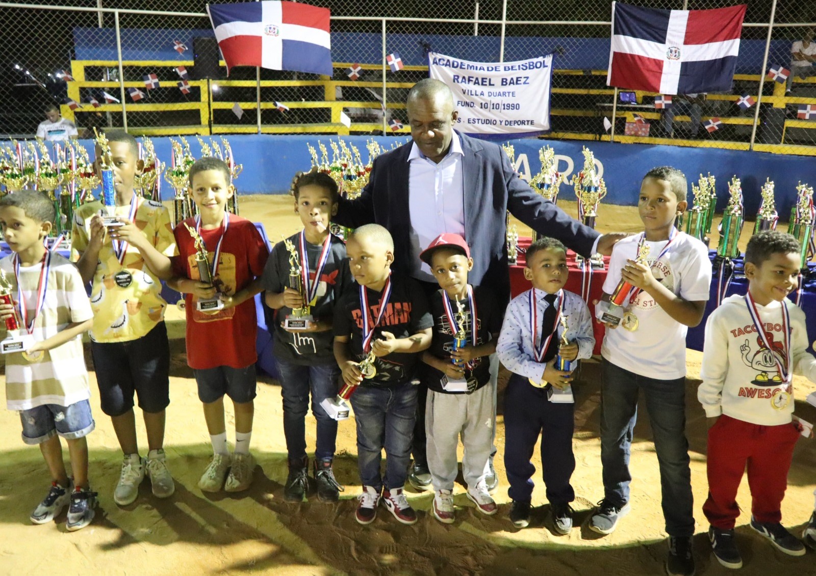 La Academia de B&eacute;isbol "Rafael Baez" celebra en grande Premiaci&oacute;n A&ntilde;o 2023