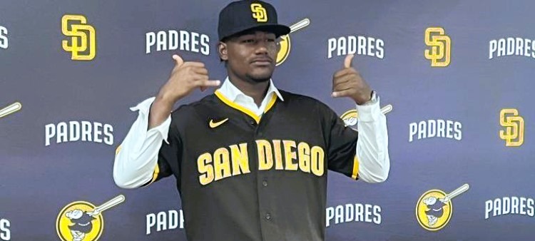 Leo De Vries concluy&oacute; acuerdo de 4.2 millones de d&oacute;lares con los Padres de San Diego