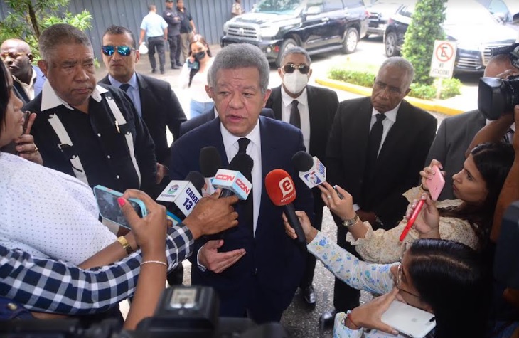 Leonel ve sociedad doblemente enlutecida por muerte 2 figuras