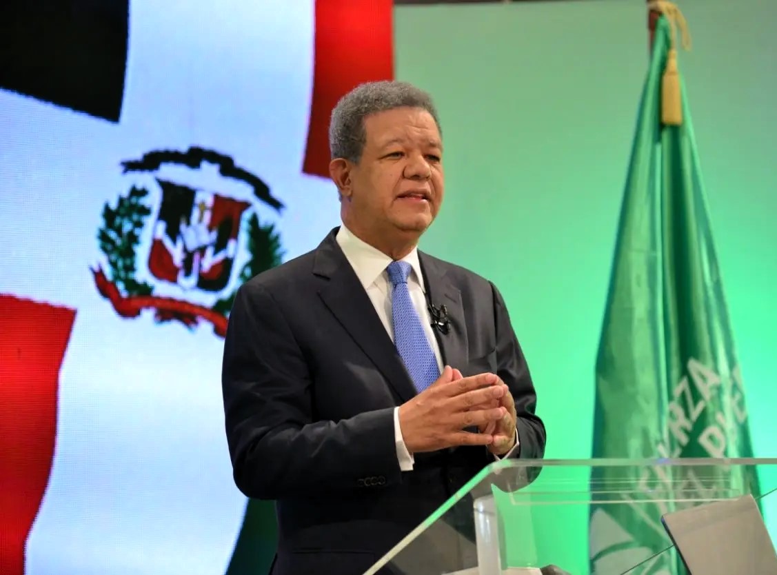 Leonel rechaza que la oposici&oacute;n solo aglutina al 24% del electorado