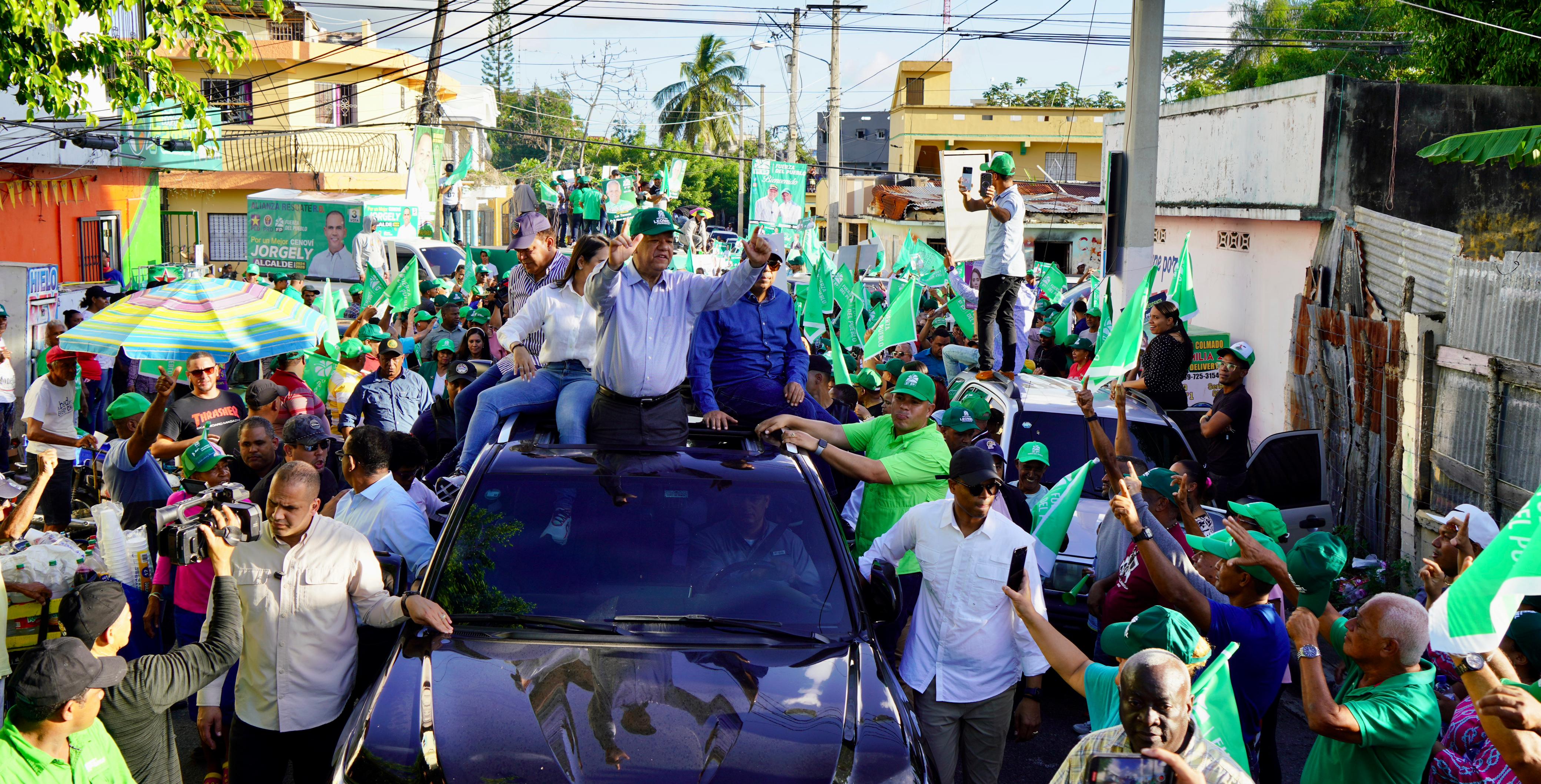 Leonel recorri&oacute; los municipios de La Vega, S&aacute;nchez Ram&iacute;rez, Duarte, Espaillat y Hermanas Mirabal