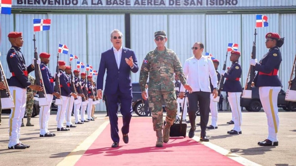 Presidente Abinader sale hacia Belice para participar en la LVll Cumbre de Jefes de Estado y de Gobierno del SICA