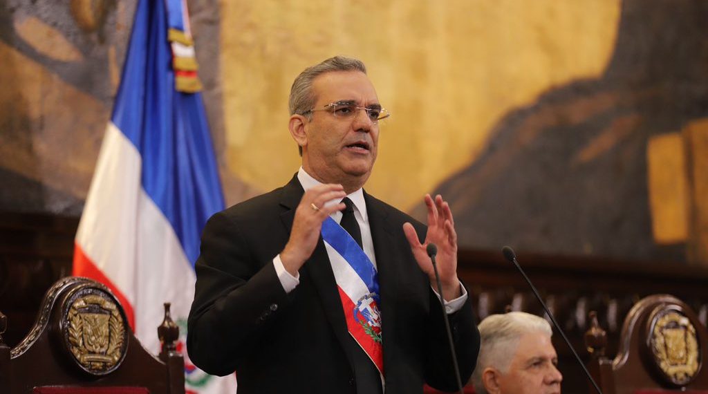Abinader concluye los 18 meses que prometi&oacute; para definir si va por la reelecci&oacute;n