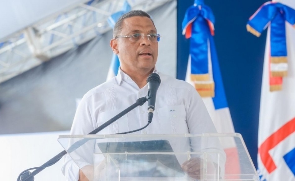 M&eacute;rido Torres solicita  licencia como director de Titulaci&oacute;n por menci&oacute;n en Calamar