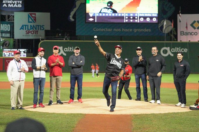 Leones del Escogido rinden homenaje a Mois&eacute;s Alou