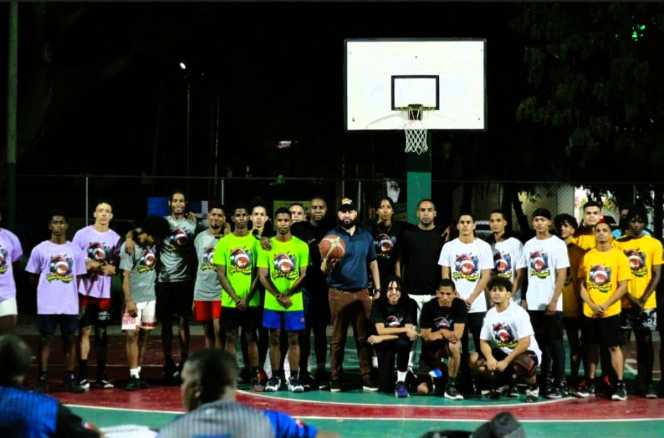 Movimiento Mi Pa&iacute;s Seguro con Leonel, realiza actividad deportiva para j&oacute;venes de SDE