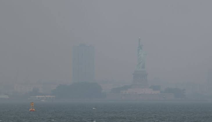 Humo de incendios asfixia gran parte de los EEUU