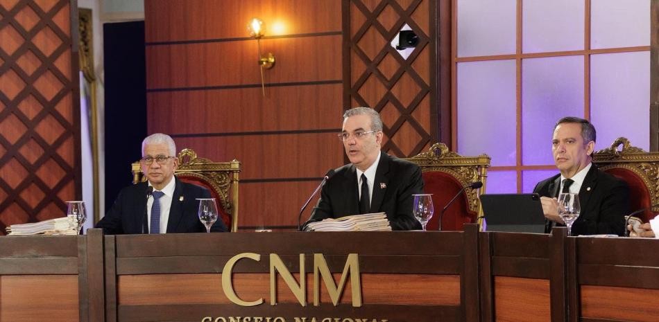 Consejo de la Magistratura entrevista a otros 21 aspirantes al TC