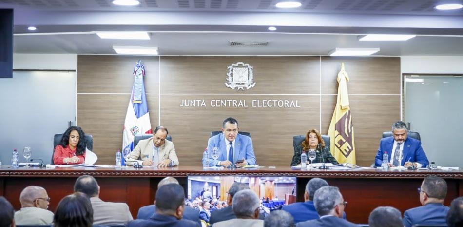 JCE aprueba alianzas de partidos pol&iacute;ticos para las elecciones municipales de febrero
