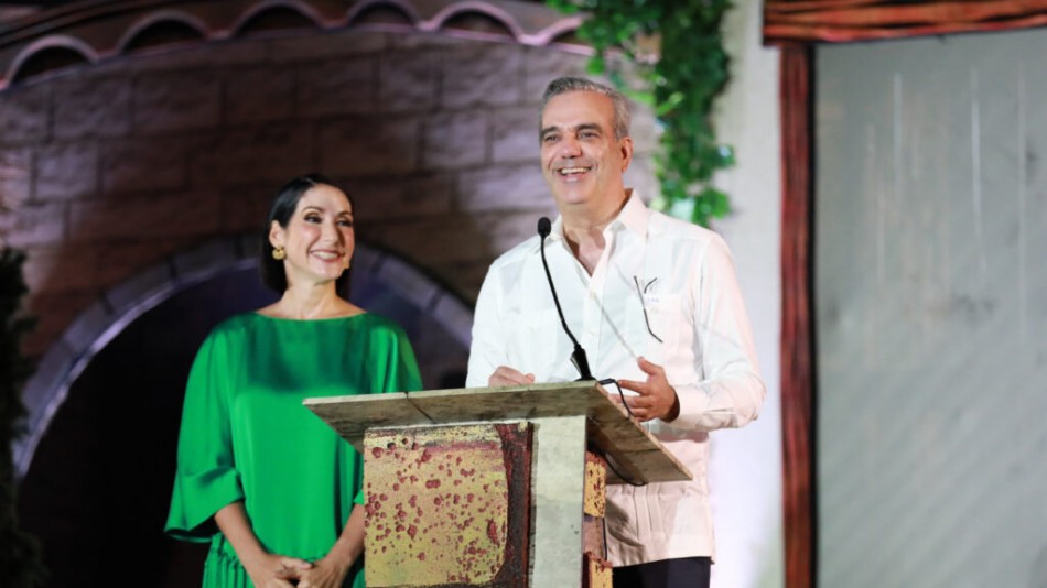 Abinader inaugura Villa Navidad 2023 y recuerda es un espacio para el disfrute familiar