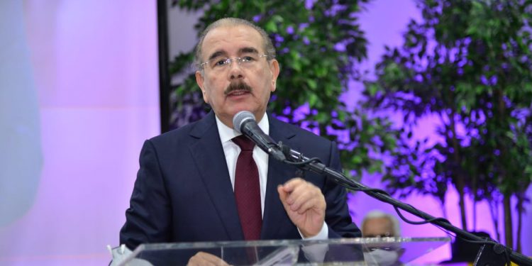 Danilo Medina encabeza la asamblea de miembros del comit&eacute; central 