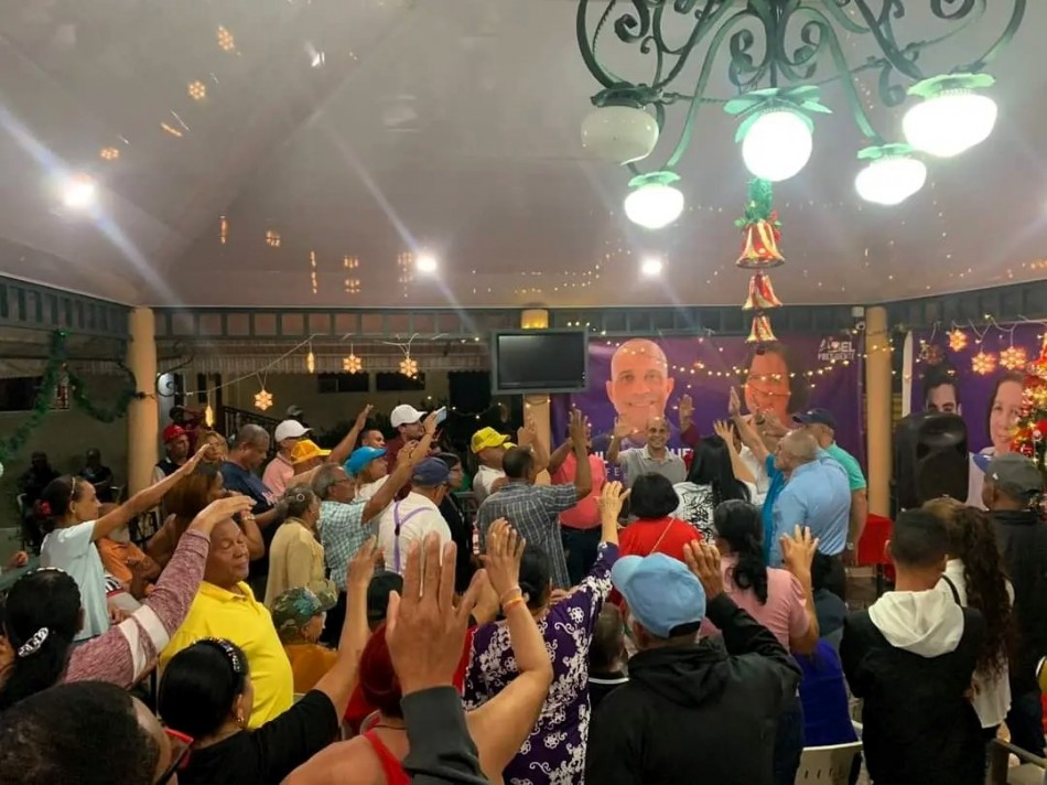 PLD juramenta miembros del PRM en Guayabal