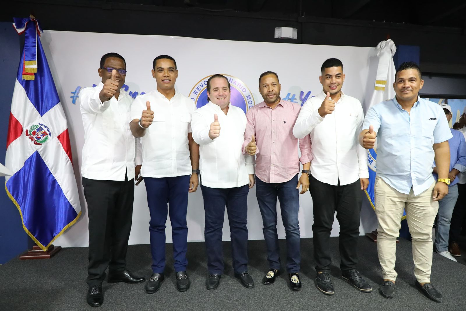Paliza jurament&oacute; al diputado por Independencia y al alcalde de Duverg&eacute;, abandonan el PLD