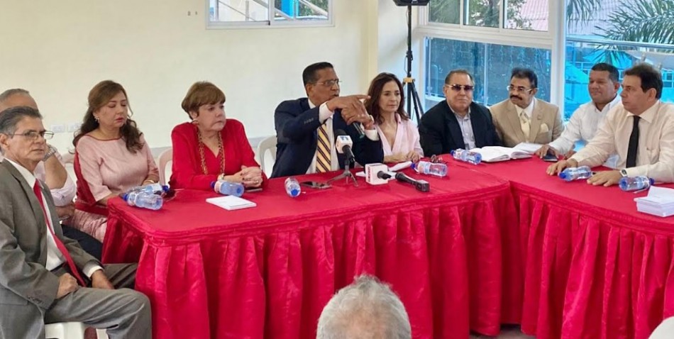 Renuncian altos dirigentes PRSC; anuncian creación nuevo partido