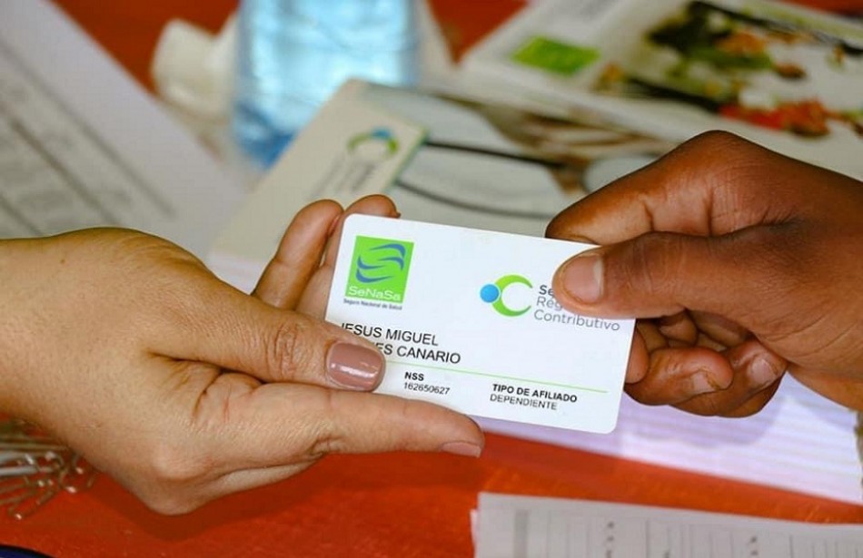 97 % de la población dominicana obtiene su seguro familiar de salud