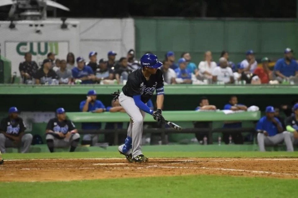 Pitcheo del Licey dejan en una carrera a las Estrellas; Sergio Alc&aacute;ntara empuja dos 