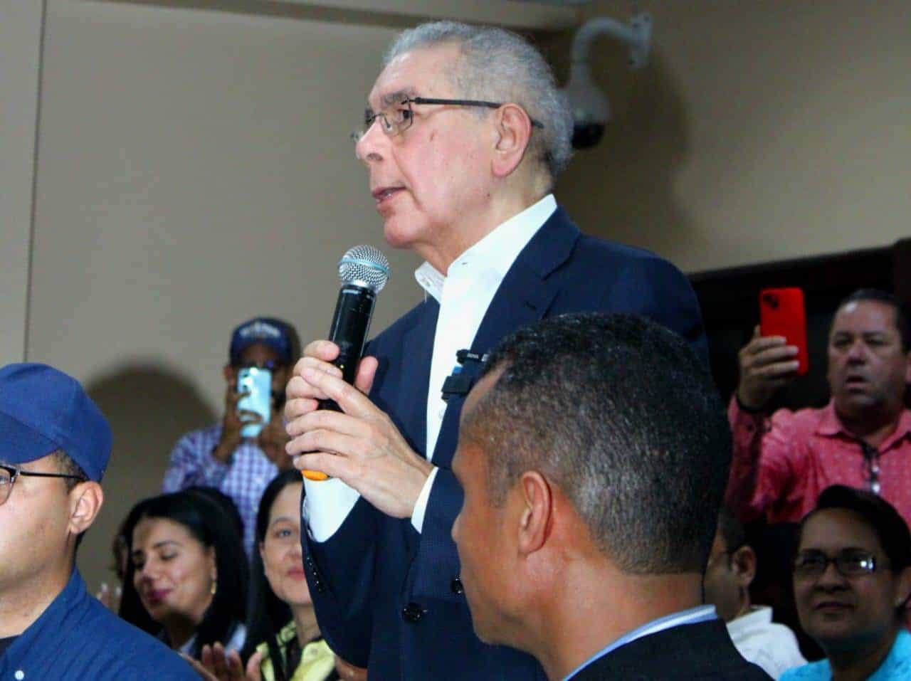 Danilo Medina llama a la militancia a validar membres&iacute;a