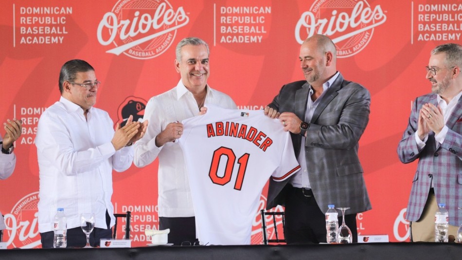 Presidente Abinader encabeza inauguraci&oacute;n de nueva academia de los Orioles de Baltimore