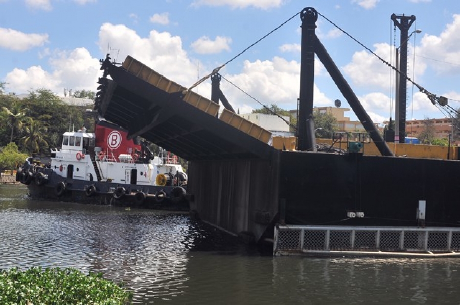 Puente flotante de Sto. Domingo estar&aacute; cerrado hasta este martes