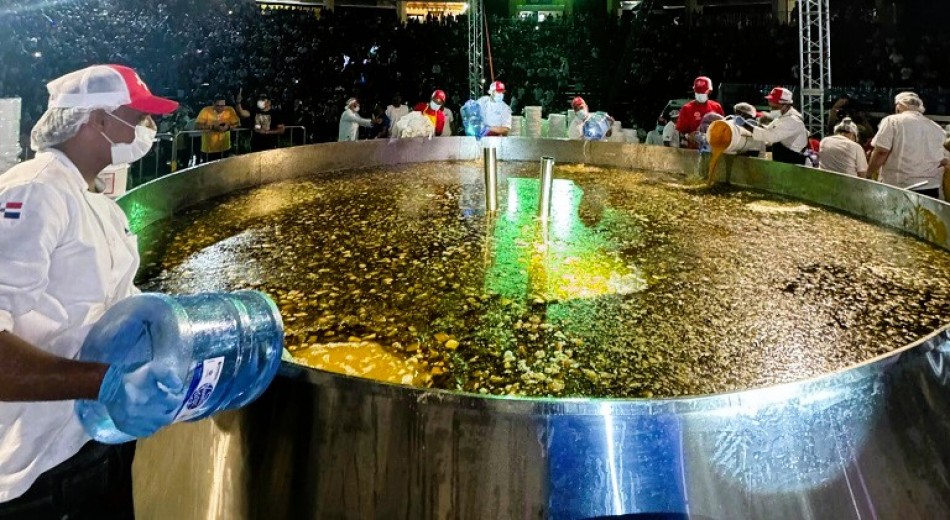 RD no logr&oacute; el Guinness al sancocho m&aacute;s grande del mundo