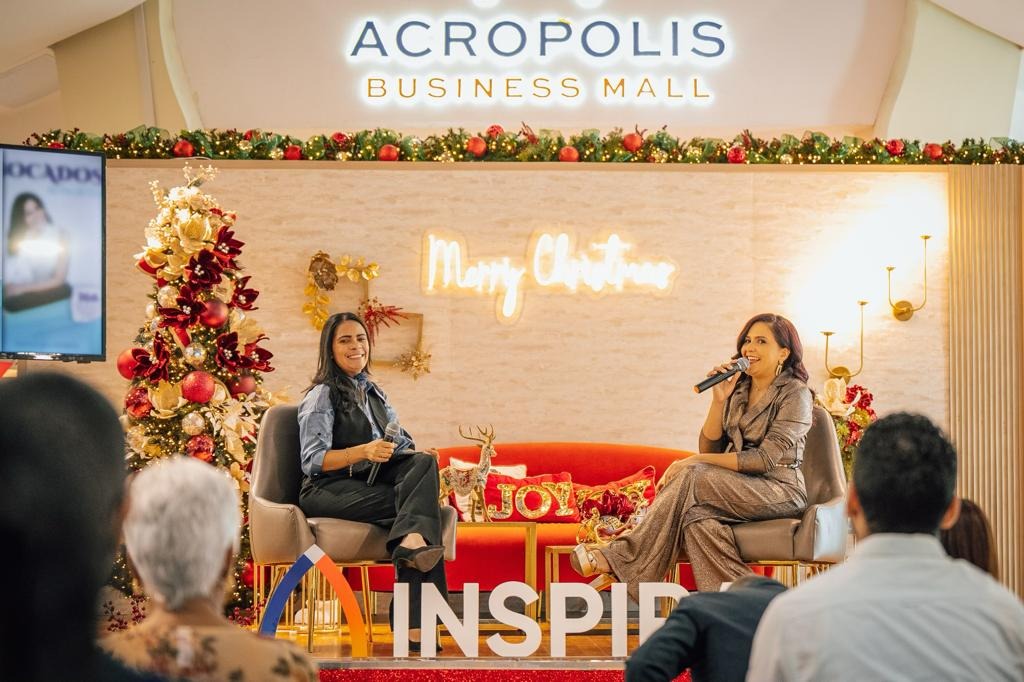 La escritora Radiannis Amelia Pichardo present&oacute; su libro &ldquo;Bocados de Pan de Vida&rdquo;