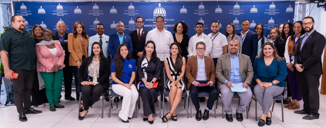 MICM reconoce instituciones en la excelencia en el Servicio