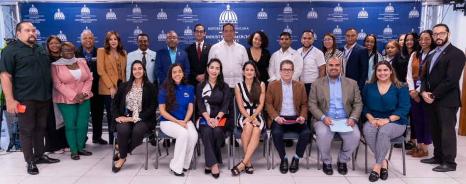 MICM reconoce instituciones en la excelencia en el Servicio