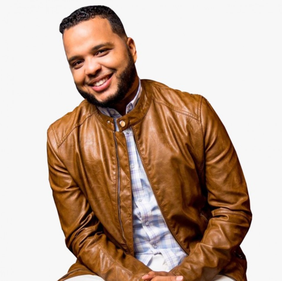  Riqui Gell despide el 2023 entre risas con &laquo;El Bauticostal&raquo; para la regi&oacute;n este