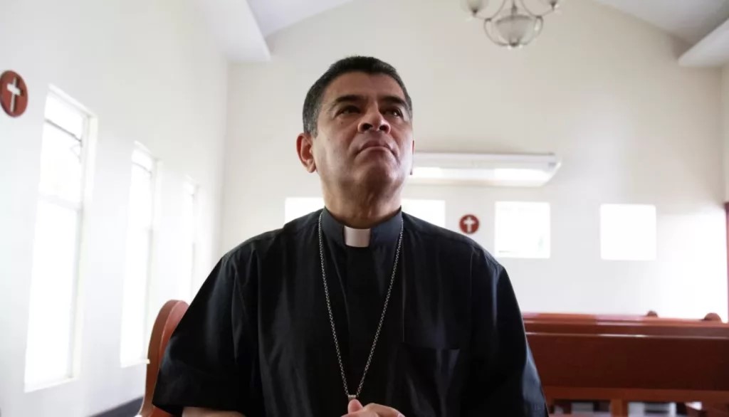 Vaticano recibe al obispo Rolando &Aacute;lvarez y a 18 sacerdotes tras su liberaci&oacute;n en Nicaragua