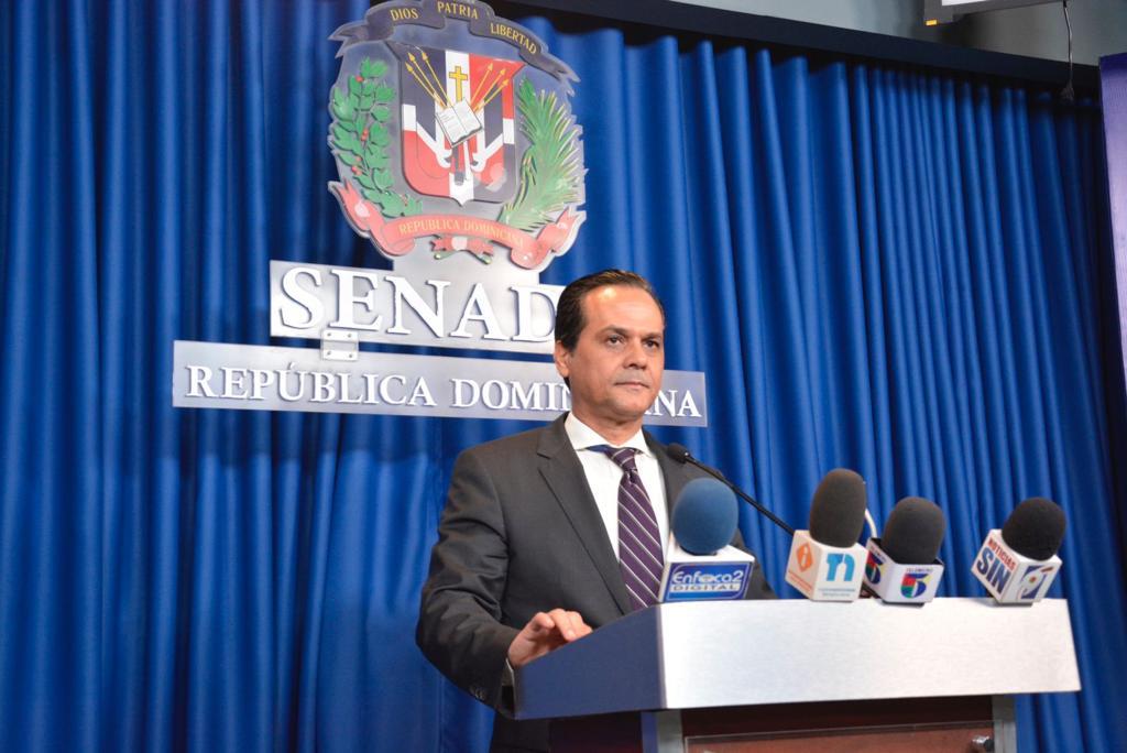 Iv&aacute;n Silva asume como vocero del PRD en el Senado