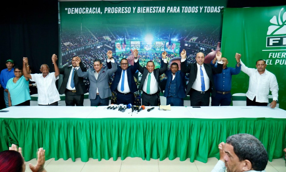 Se juramentó en la Fuerza del Pueblo Wilkin Moreno y amplio grupo de exmiembros del PRM
