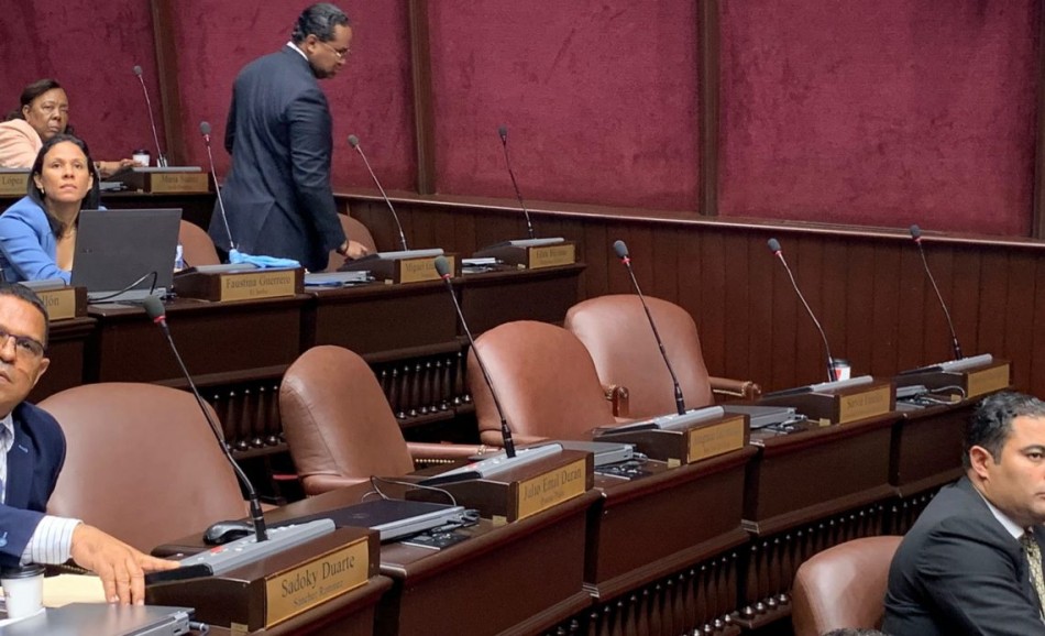 Concluye hoy legislatura sin aprobar proyectos prioritarios; Abinader convoca a extraordinaria