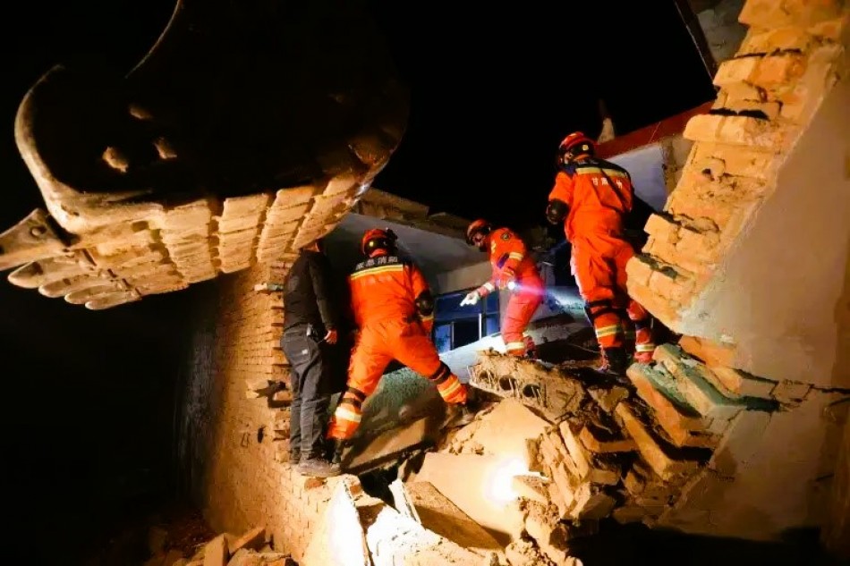 Terremoto en China causa m&aacute;s de 120 muertos