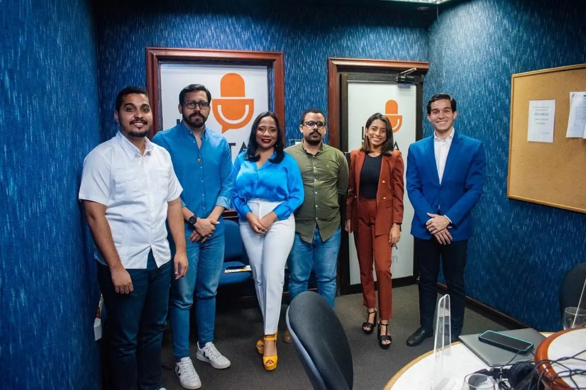 J&oacute;venes pol&iacute;ticos analizan discurso del presidente Luis Abinader